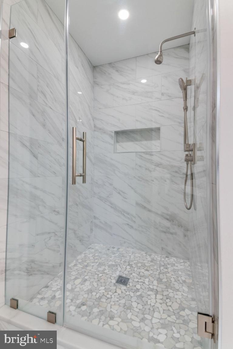 SOUTH RIDING - Residential