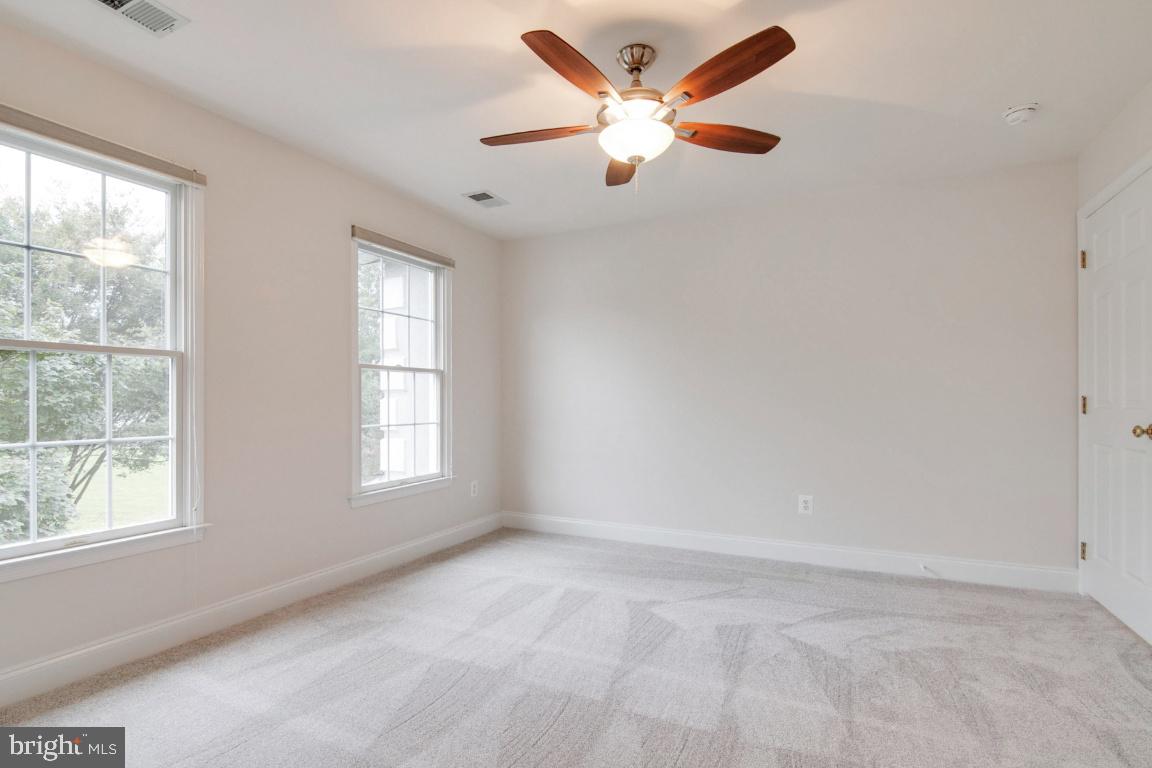 SOUTH RIDING - Residential