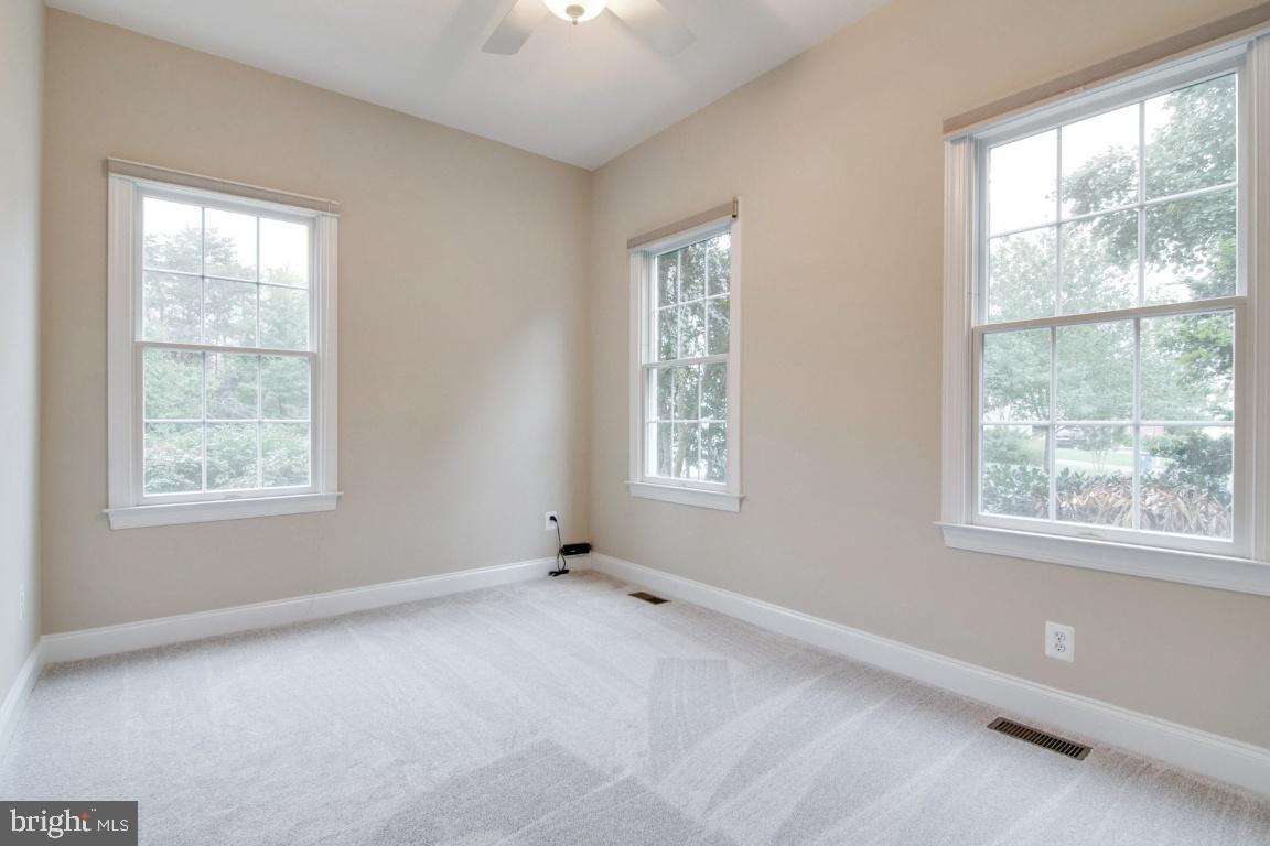 SOUTH RIDING - Residential