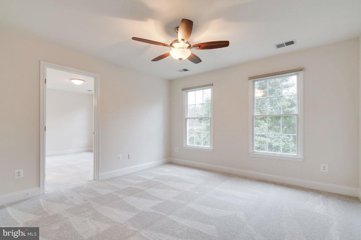 SOUTH RIDING - Residential