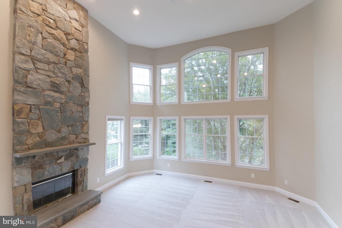 SOUTH RIDING - Residential