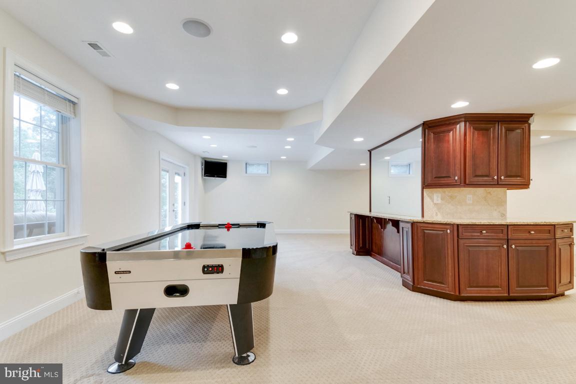 SOUTH RIDING - Residential