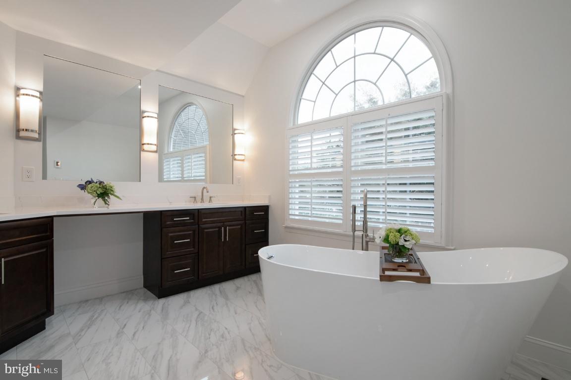 SOUTH RIDING - Residential