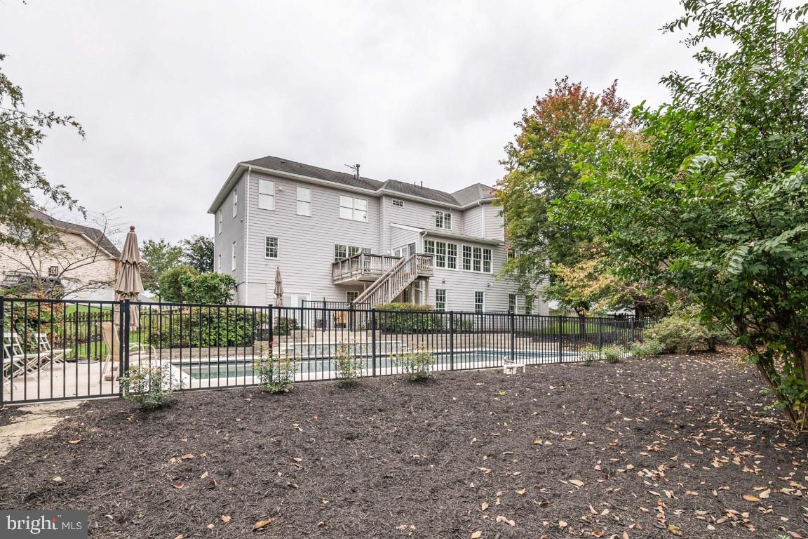 SOUTH RIDING - Residential