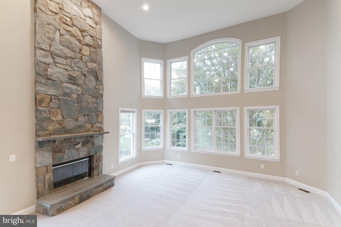 SOUTH RIDING - Residential