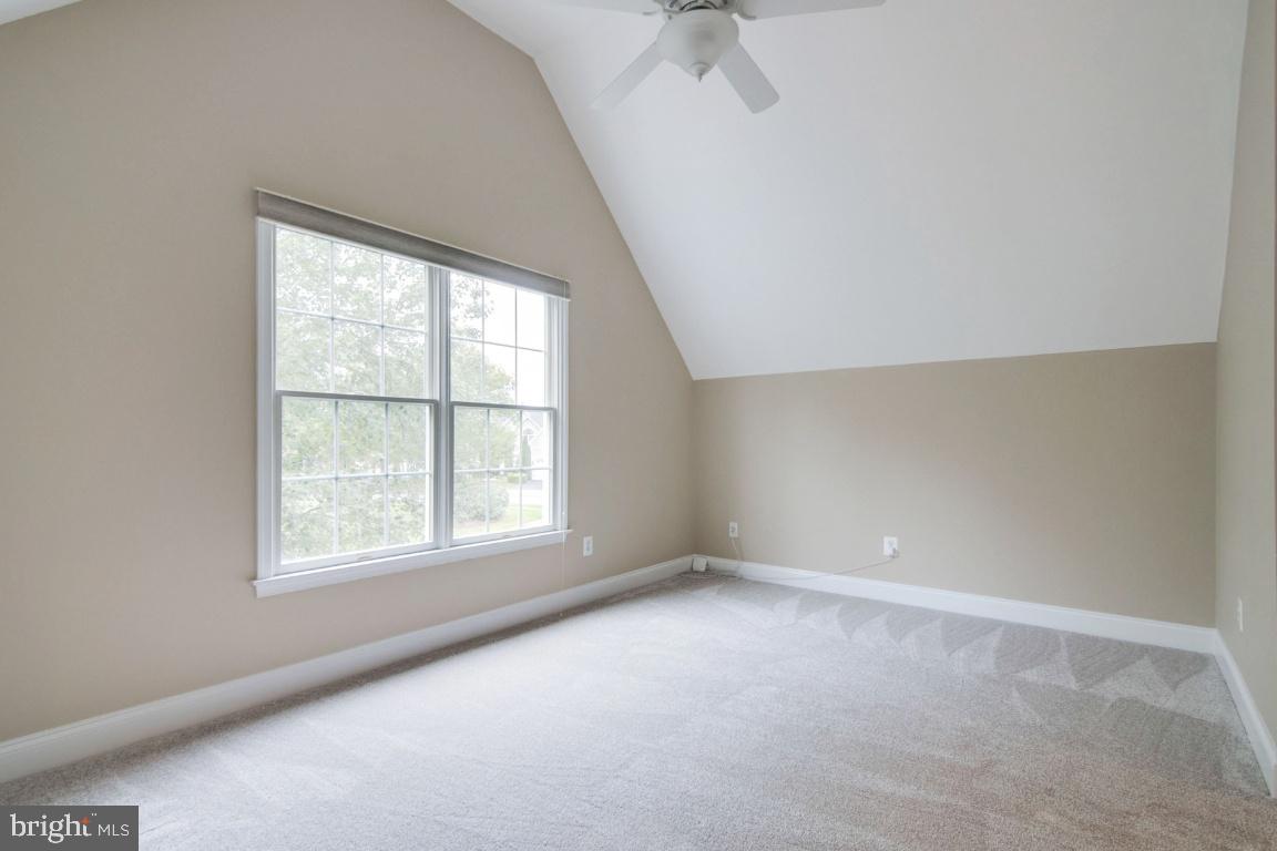 SOUTH RIDING - Residential