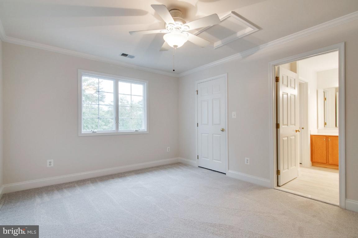 SOUTH RIDING - Residential