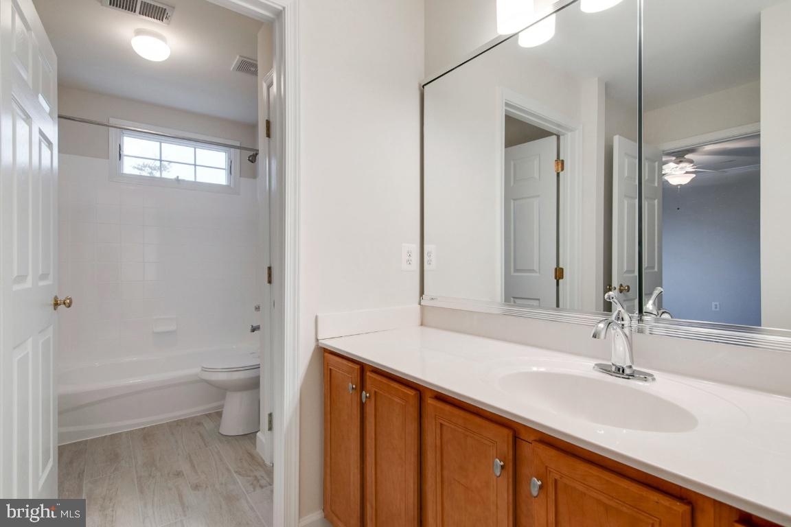 SOUTH RIDING - Residential