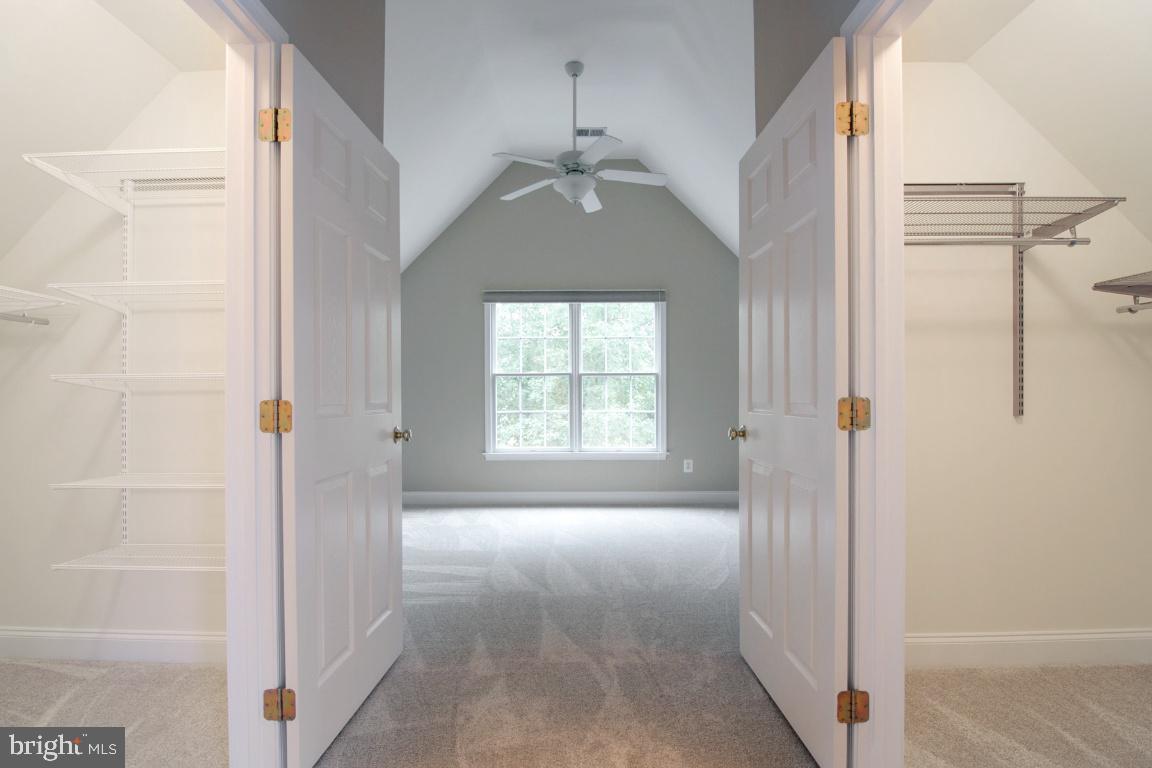 SOUTH RIDING - Residential