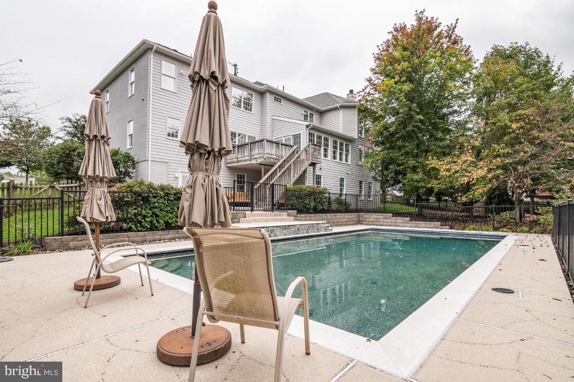 SOUTH RIDING - Residential