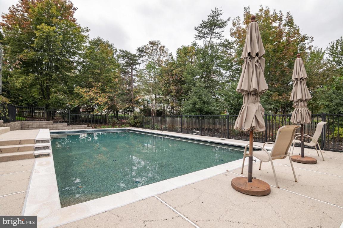 SOUTH RIDING - Residential