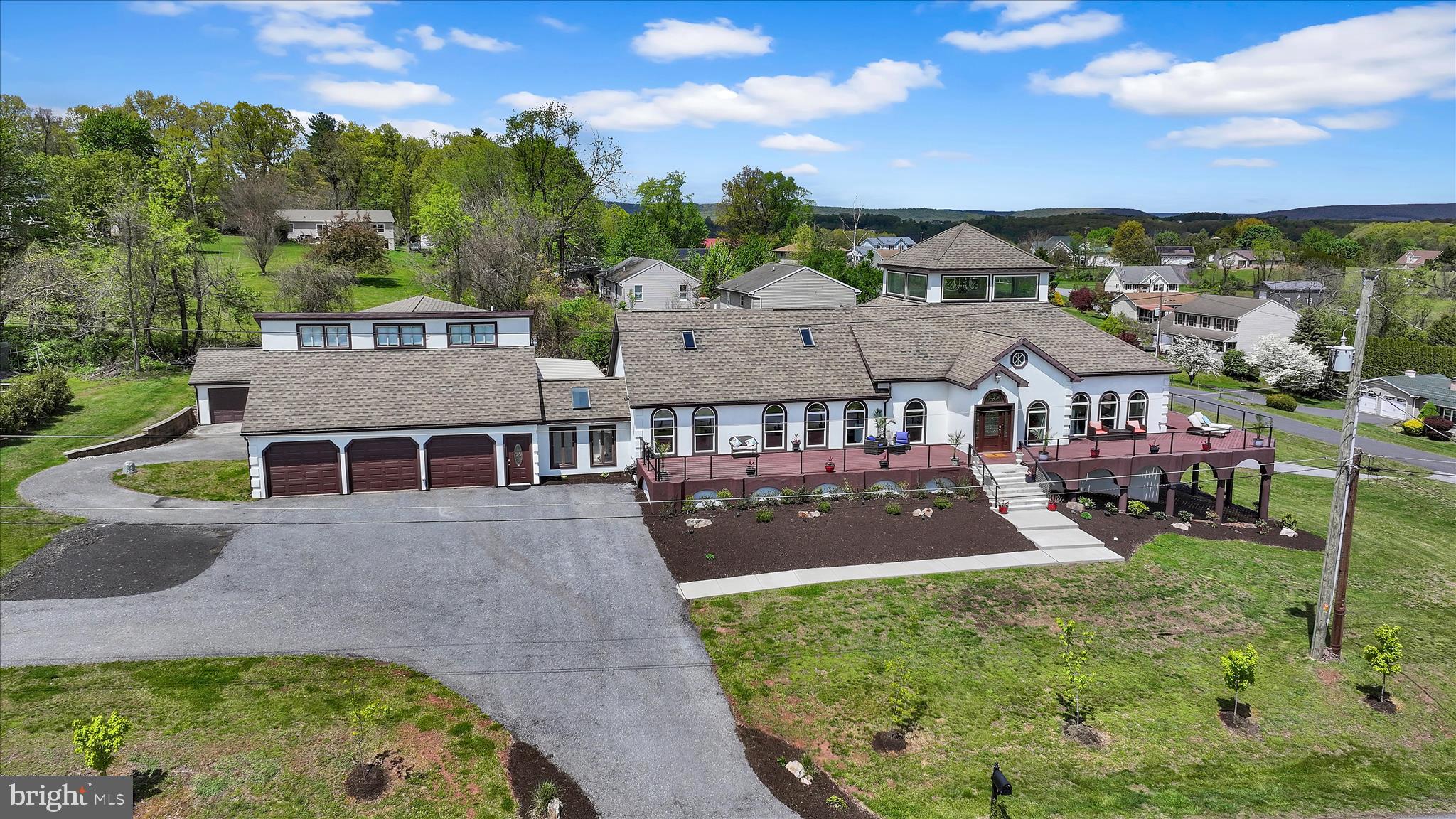 1076 INDIAN COVE