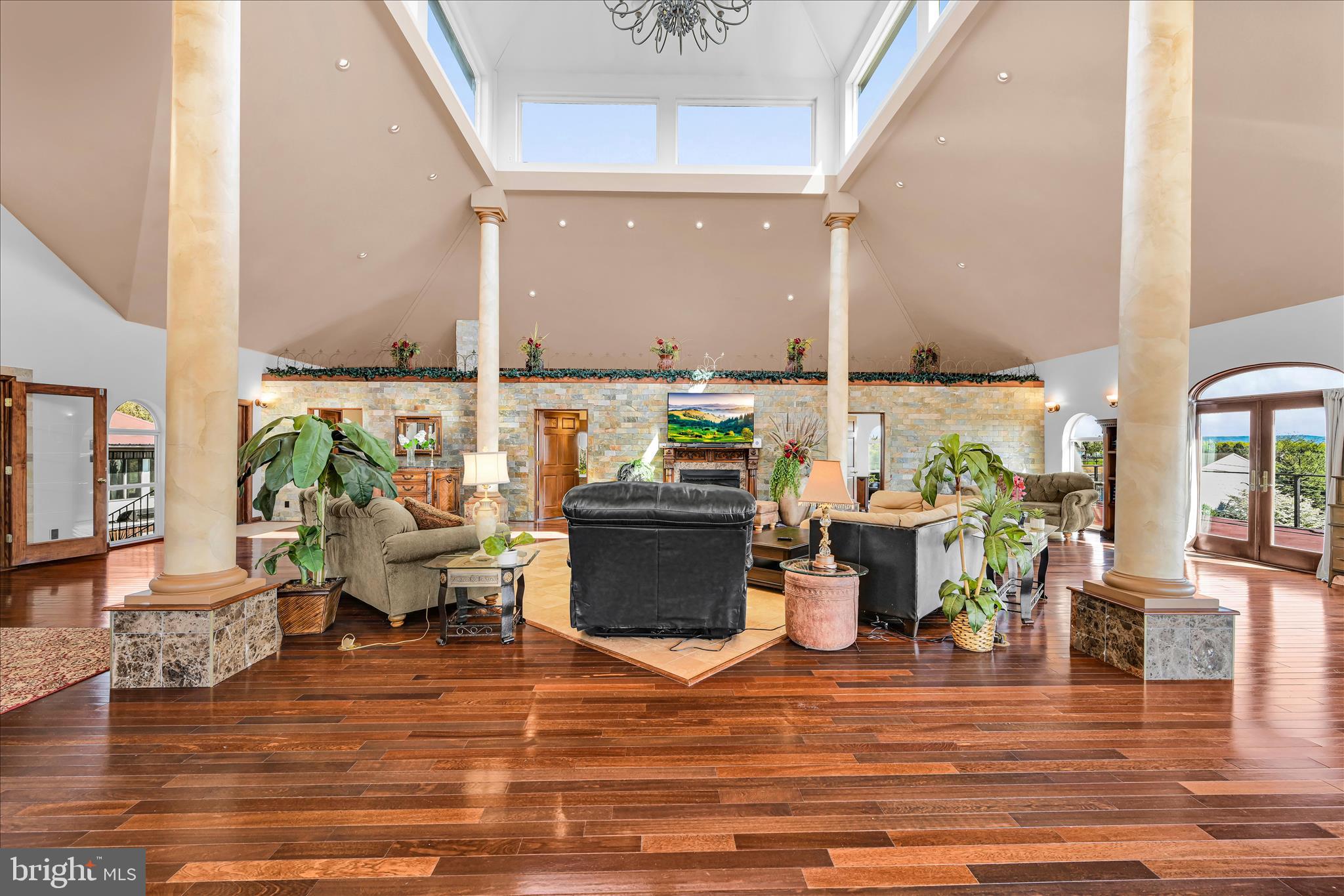 LAKE WYNONAH - Residential