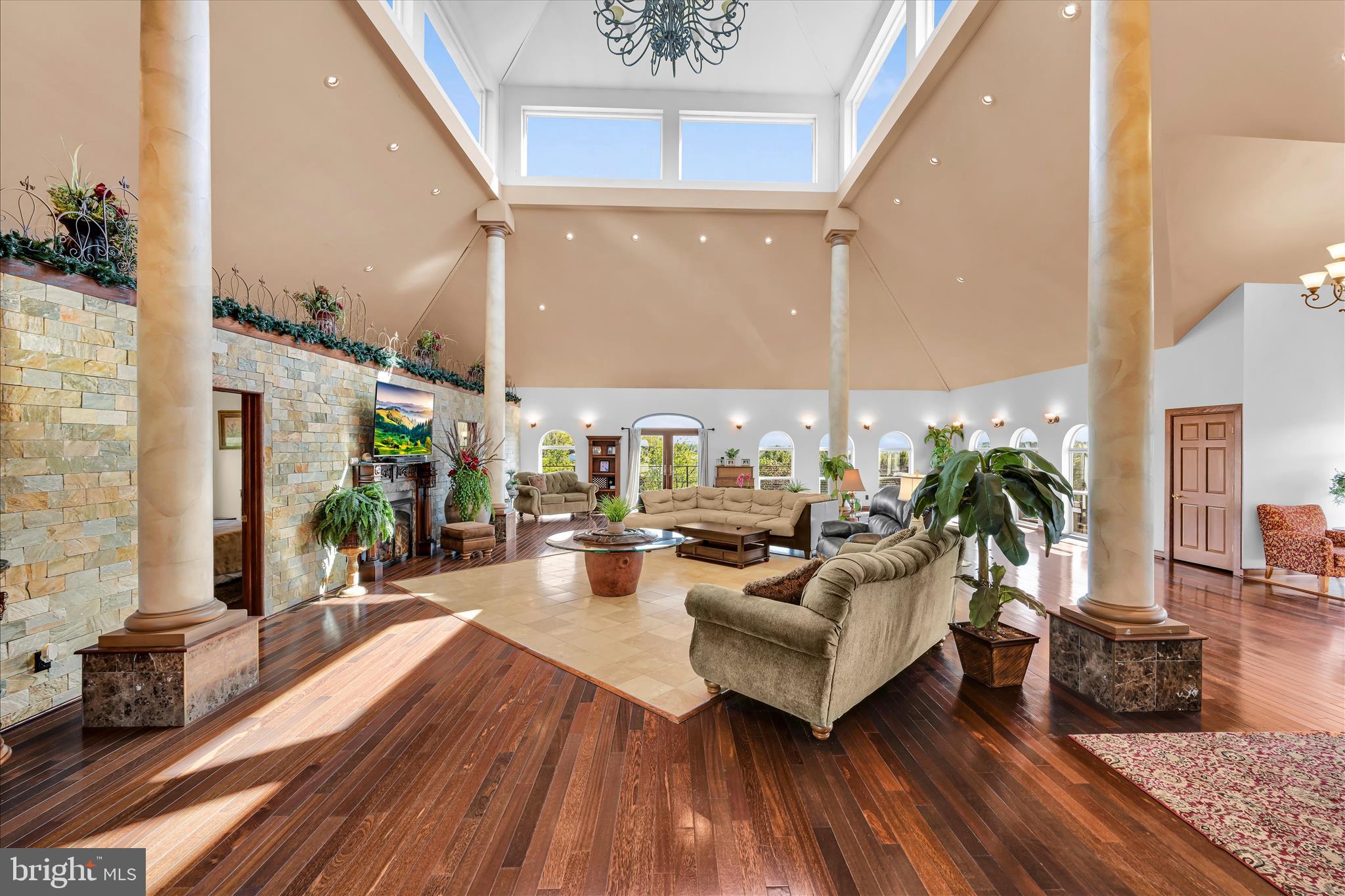 LAKE WYNONAH - Residential