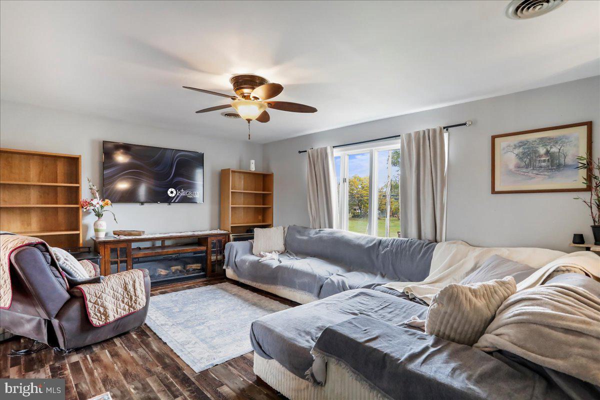 LAURICH RIDGE - Residential