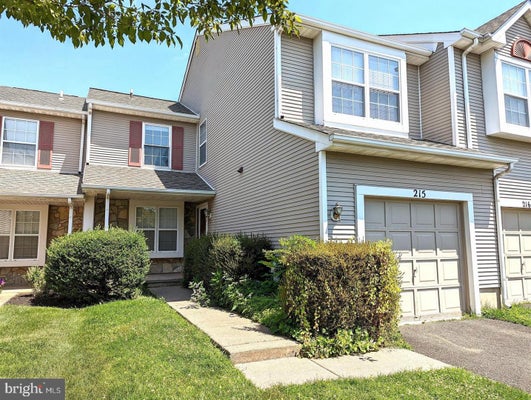 215 SEQUOIA DR, NEWTOWN, PA 18940 - Image 3a8b73546a9b3f0e4a72d4f52ef7e8de/1099993453