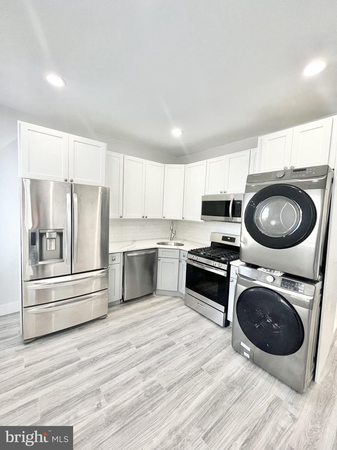 Your next rental awaits you! Welcome to the brand newly renovated unit at 714 w Ritner st! This unit features 2 bedroom 1 bathroom plus a washer & dryer in unit. ONLY 1ST MONTH RENT AND SECURITY DEPOSIT DUE AT SIGNING! Take a look at our video tour to schedule your showing! PETS ALLOWED WITH $25 PET FEE.