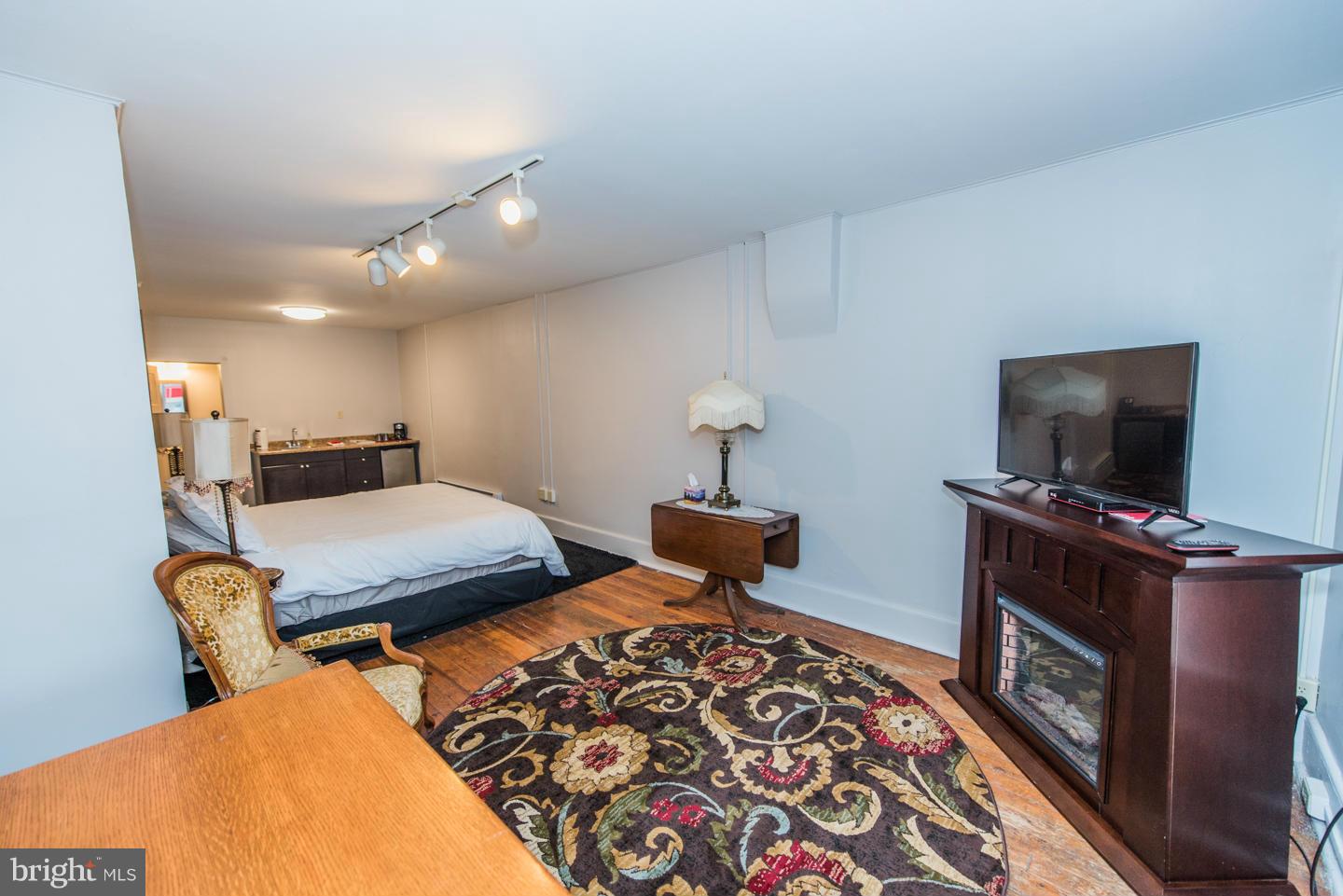 BERKELEY SPRINGS - Commercial Sale