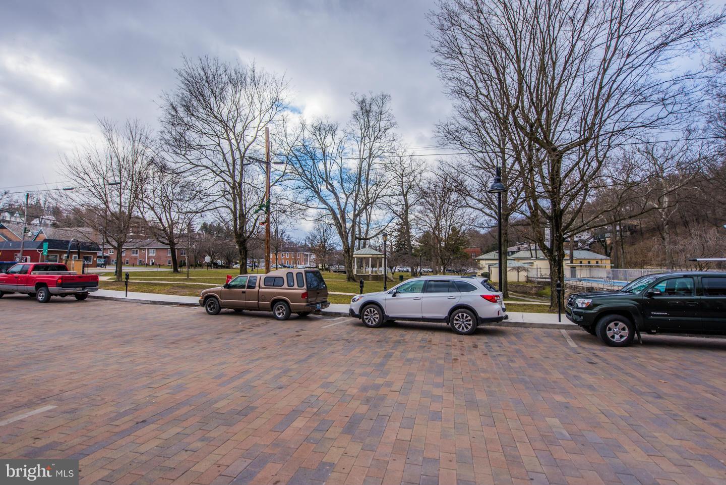 BERKELEY SPRINGS - Commercial Sale