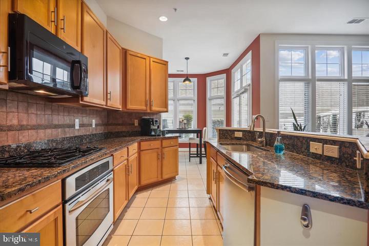 KING FARM BAILEYS COMMON - Residential Lease