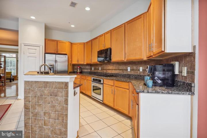 KING FARM BAILEYS COMMON - Residential Lease