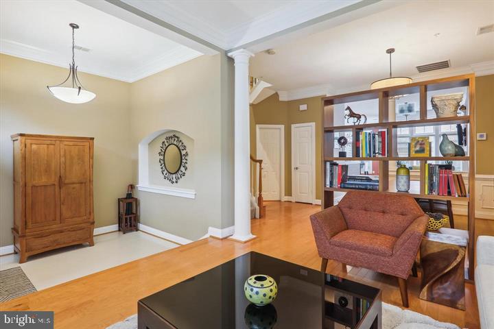 KING FARM BAILEYS COMMON - Residential Lease