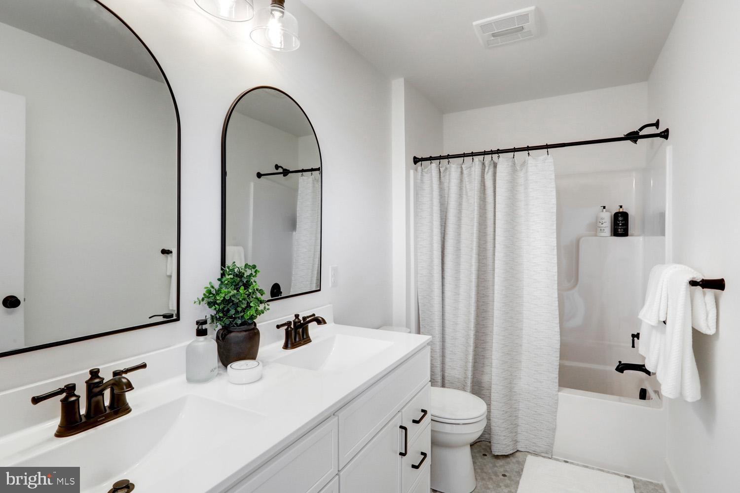 PARKSIDE AT LAMPETER - Residential