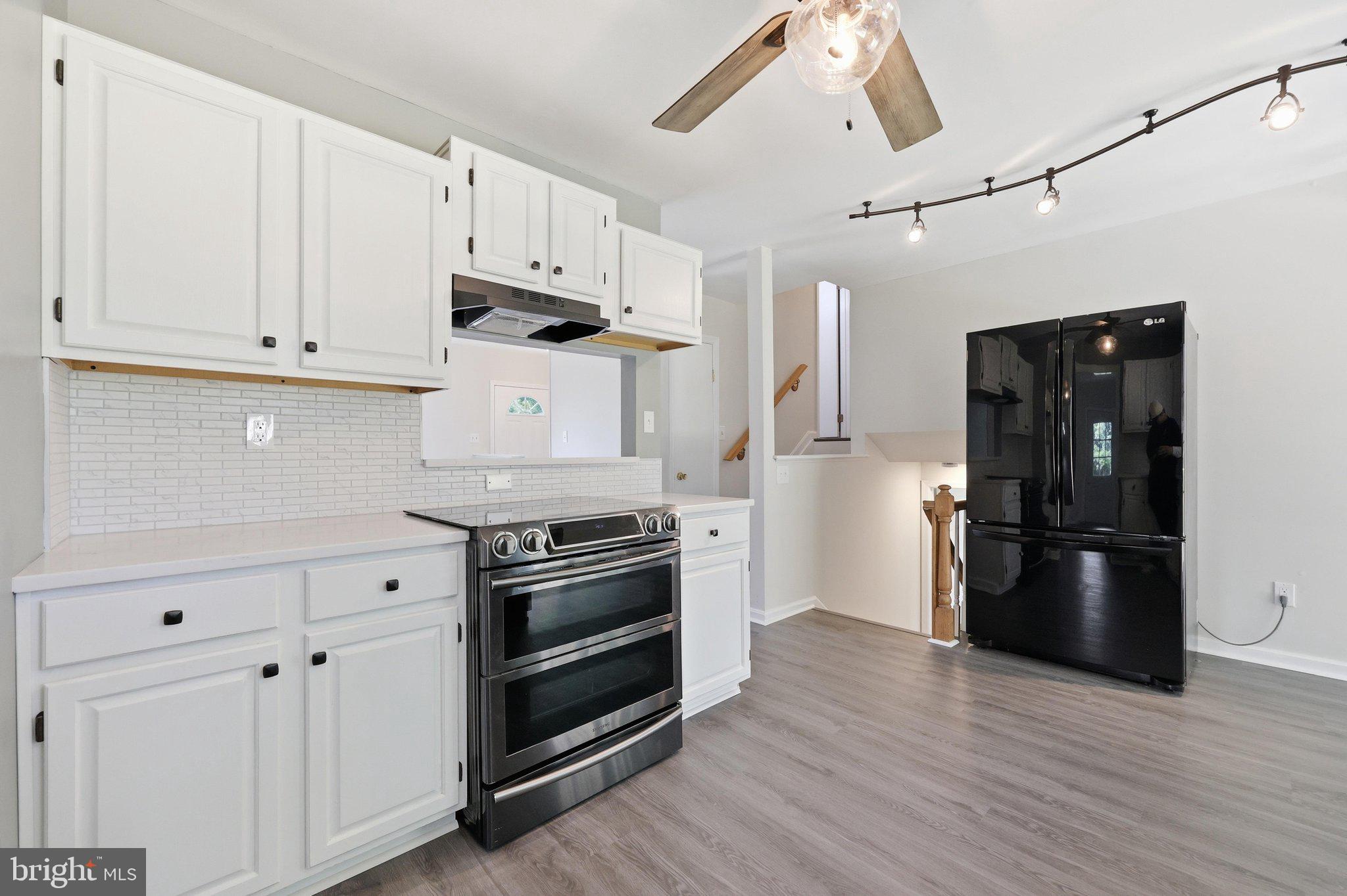8215 VIRGINIA LANE