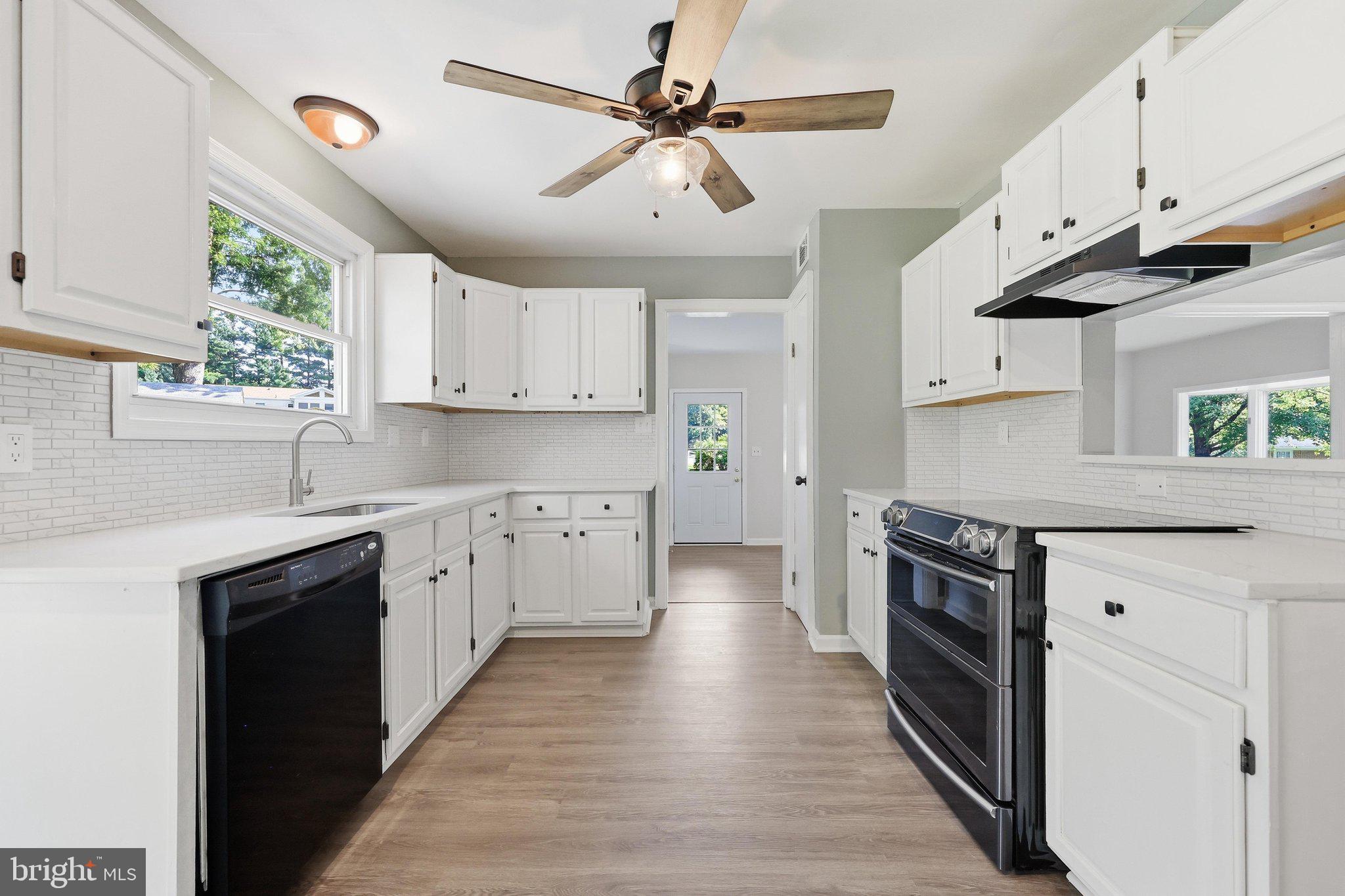 8215 VIRGINIA LANE