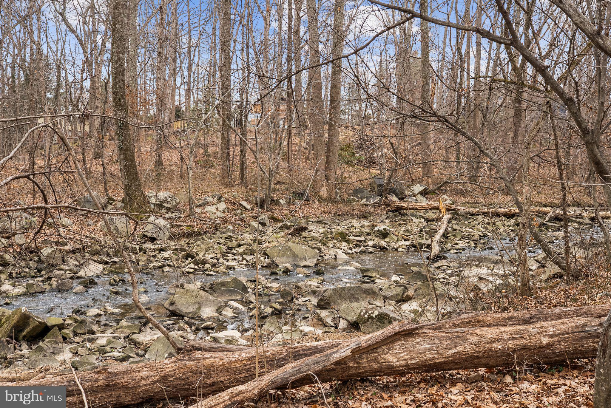 RAYMONDALE - Residential