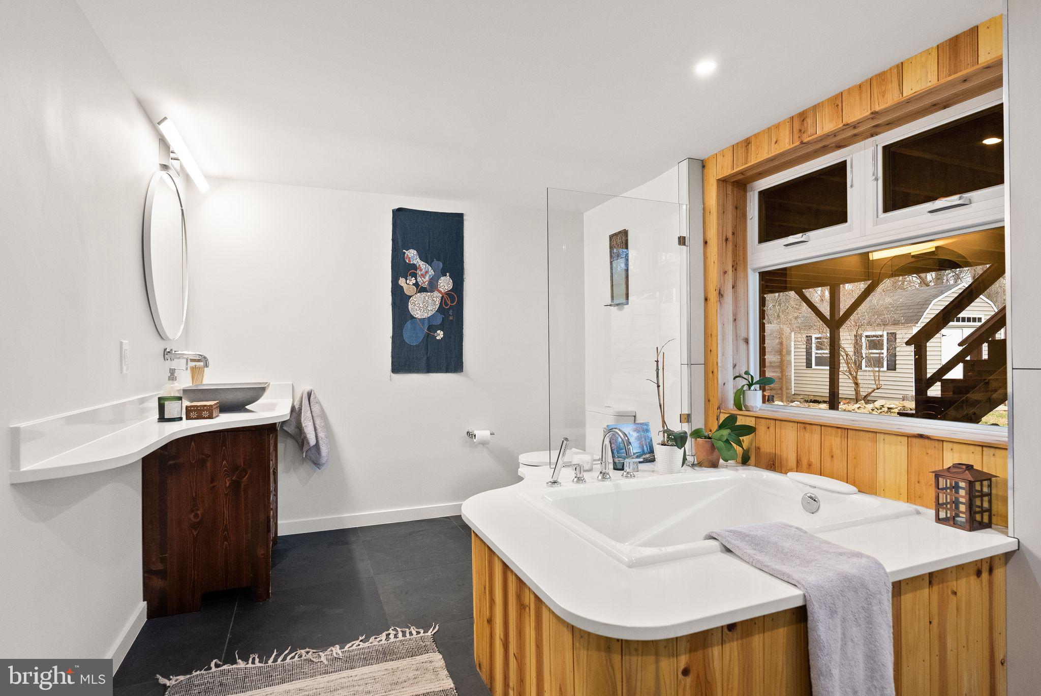 RAYMONDALE - Residential