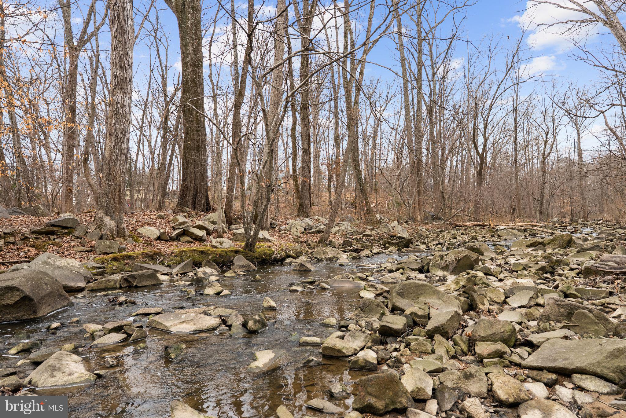 RAYMONDALE - Residential