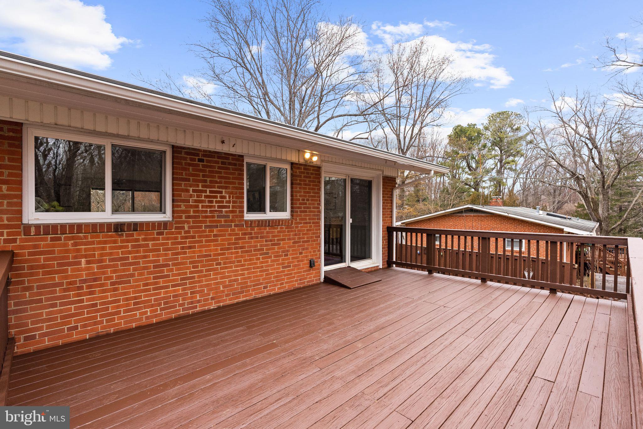 RAYMONDALE - Residential