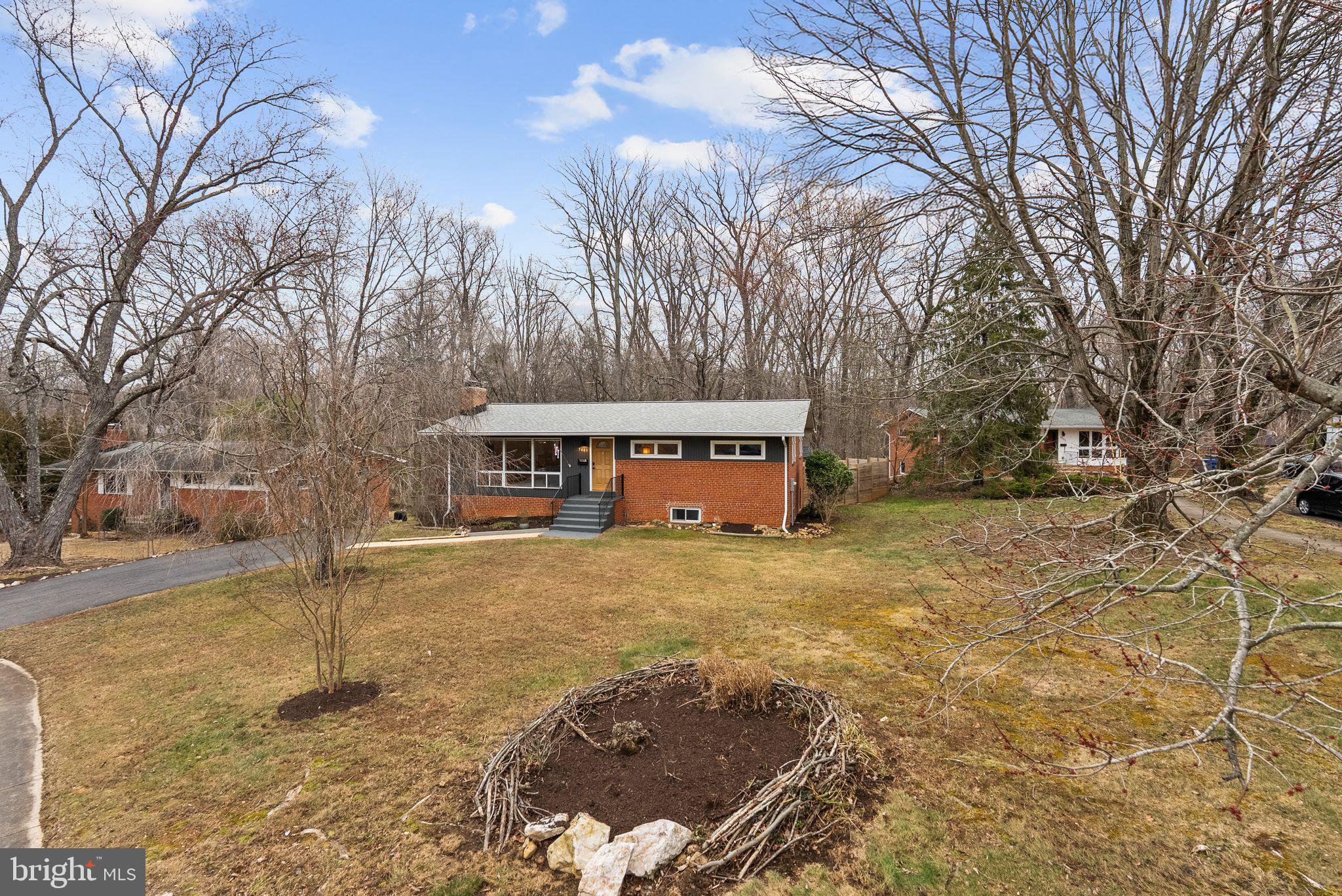 RAYMONDALE - Residential