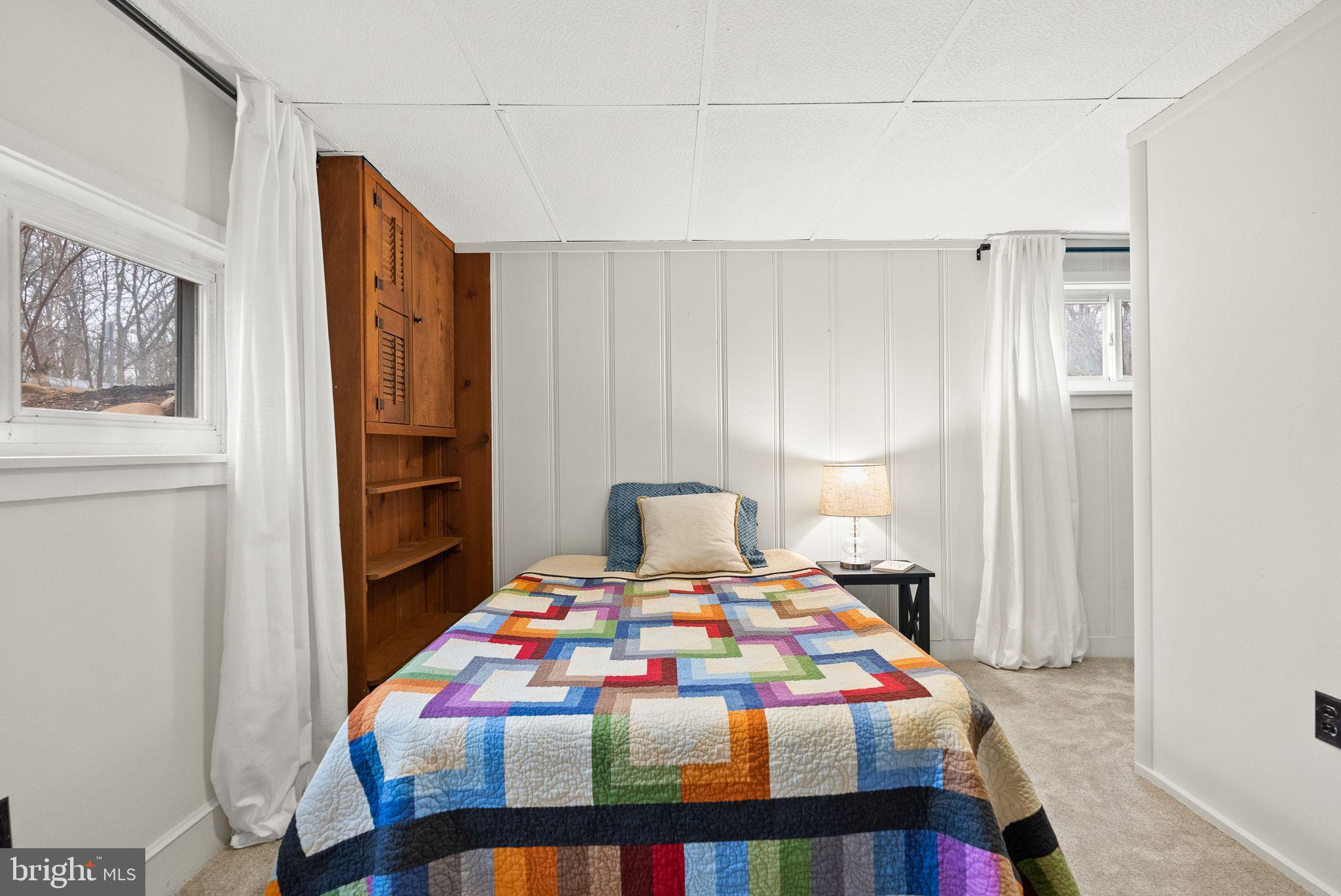 RAYMONDALE - Residential