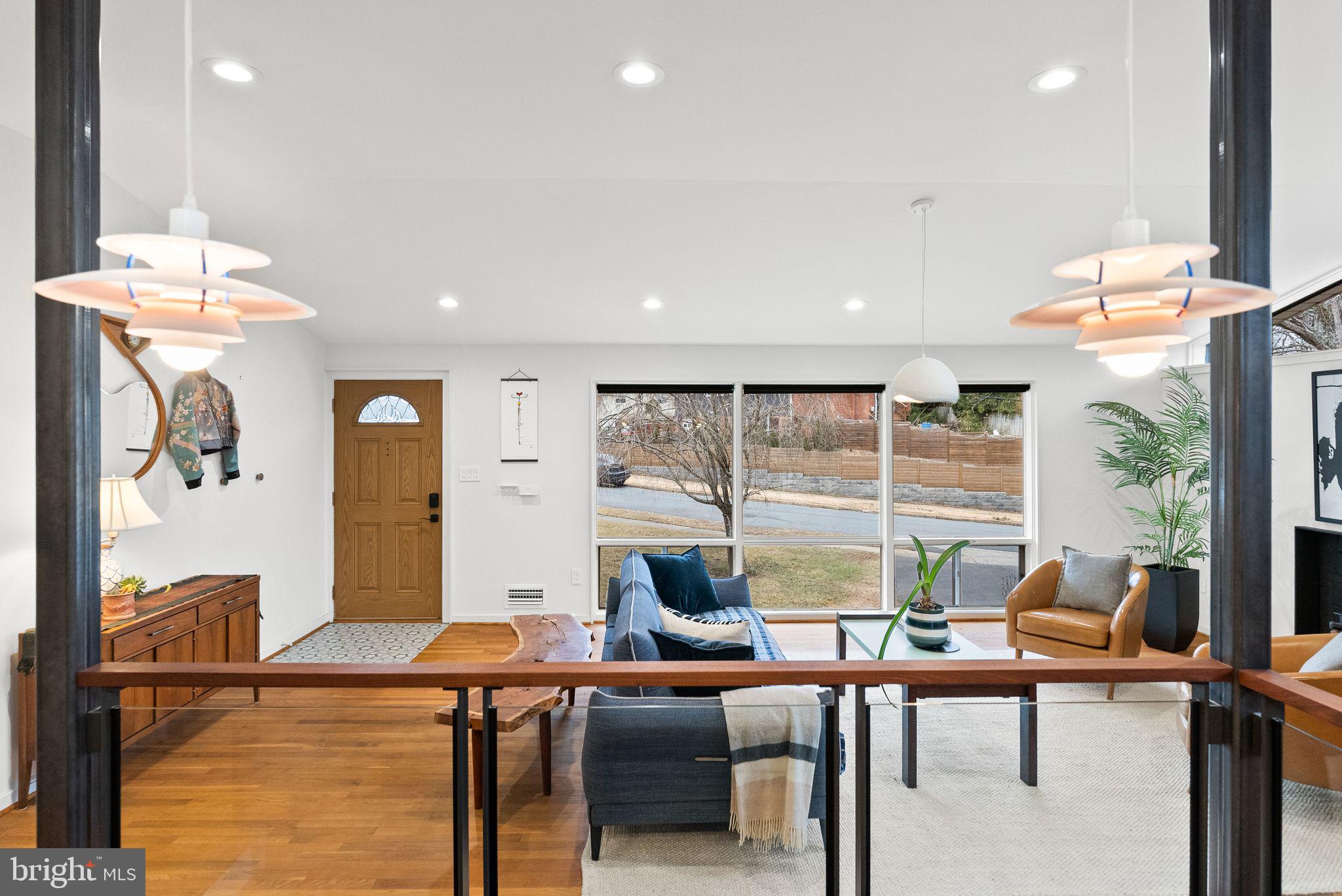 RAYMONDALE - Residential