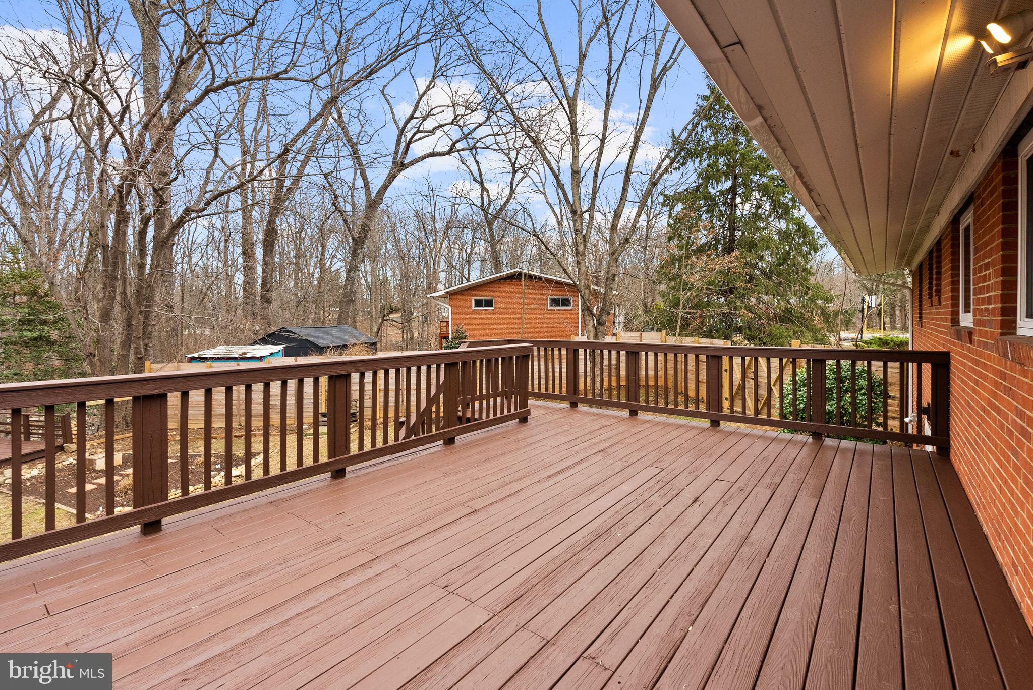 RAYMONDALE - Residential