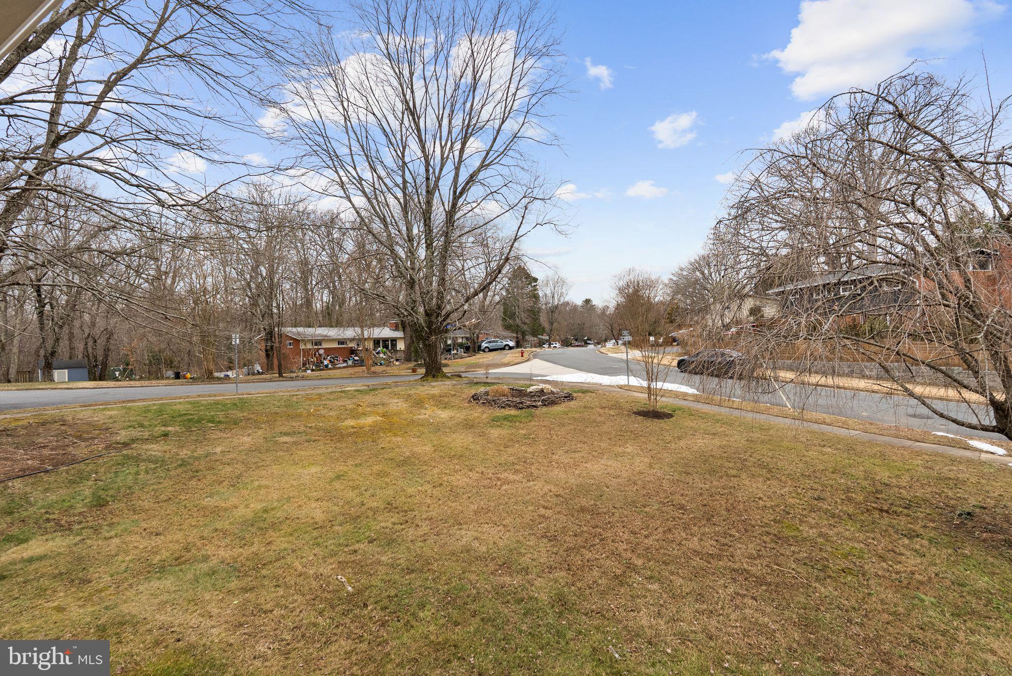 RAYMONDALE - Residential