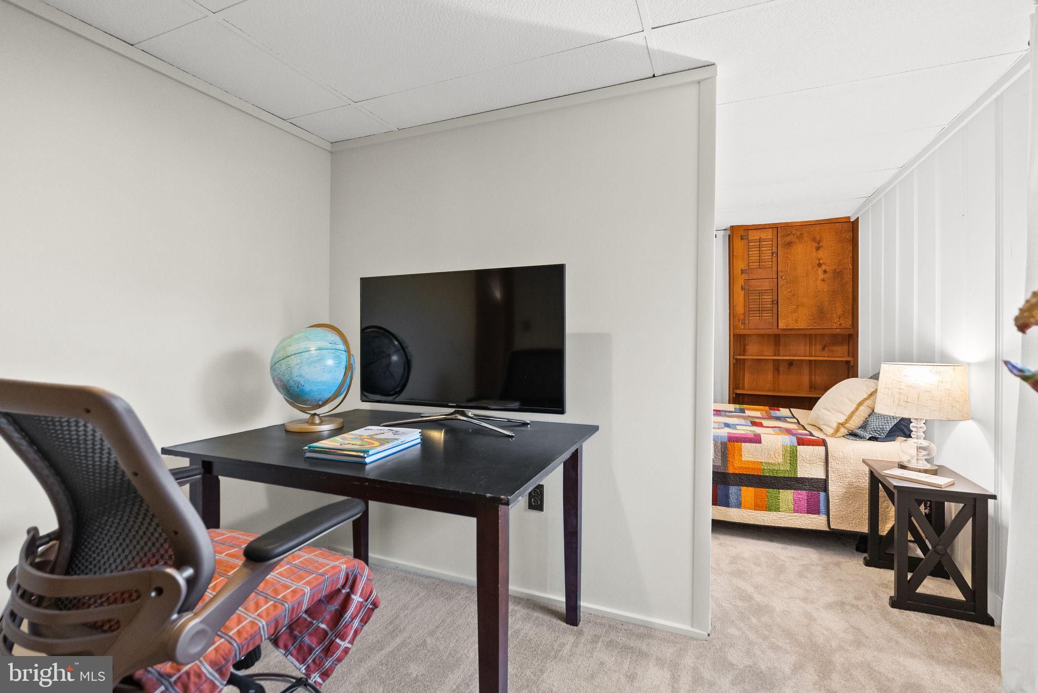 RAYMONDALE - Residential