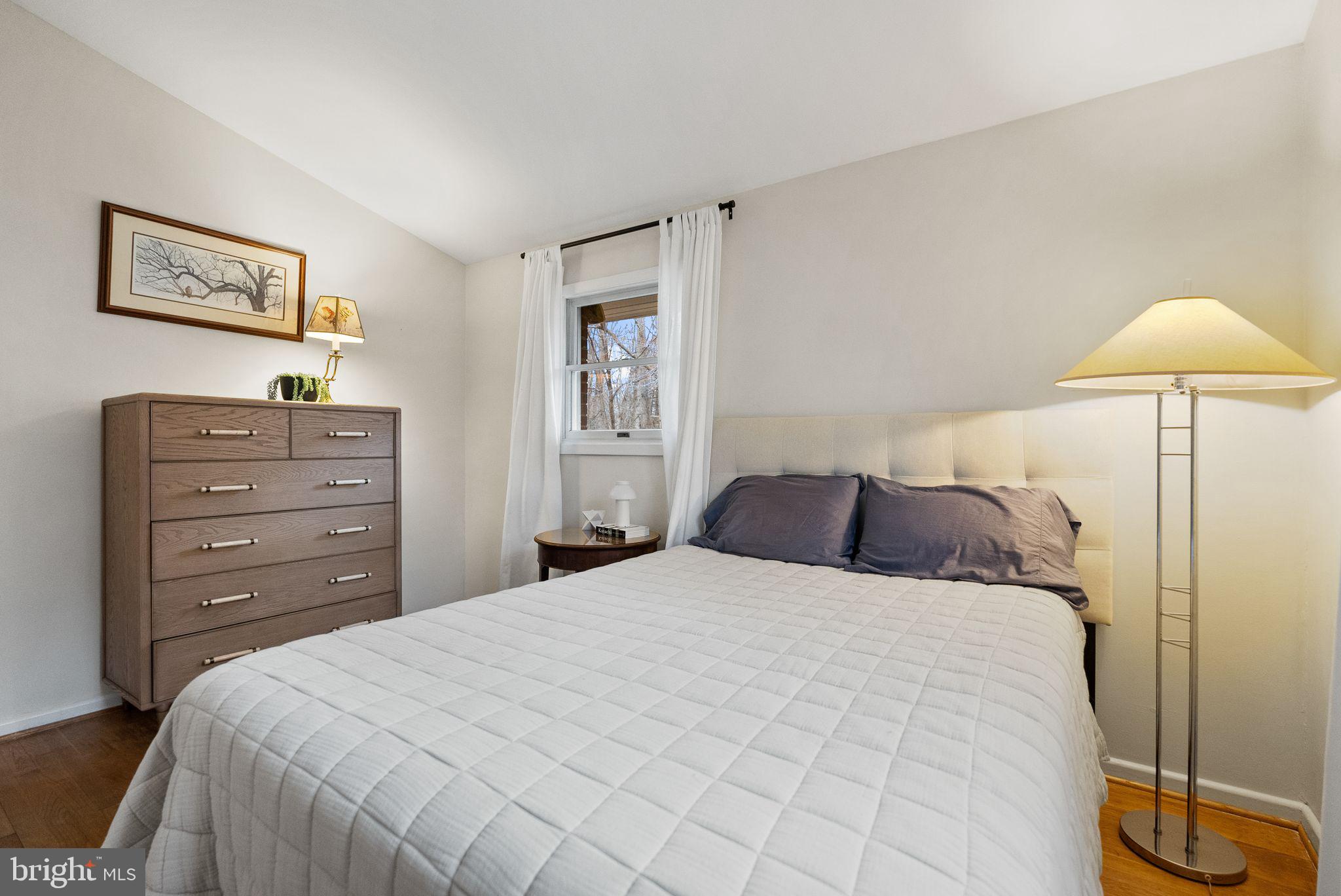 RAYMONDALE - Residential