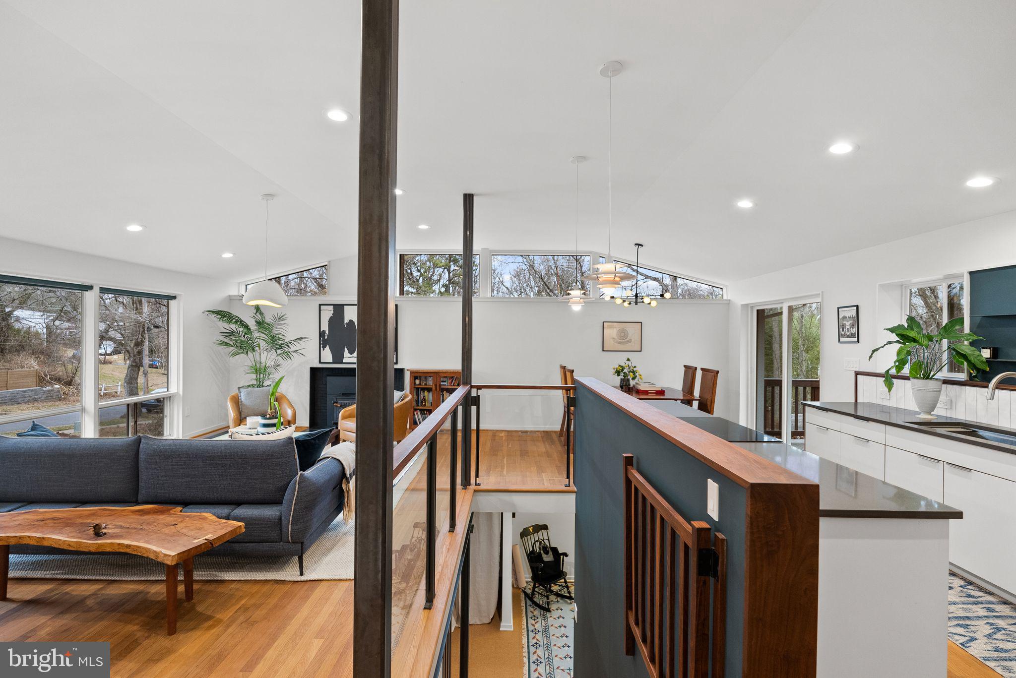 RAYMONDALE - Residential