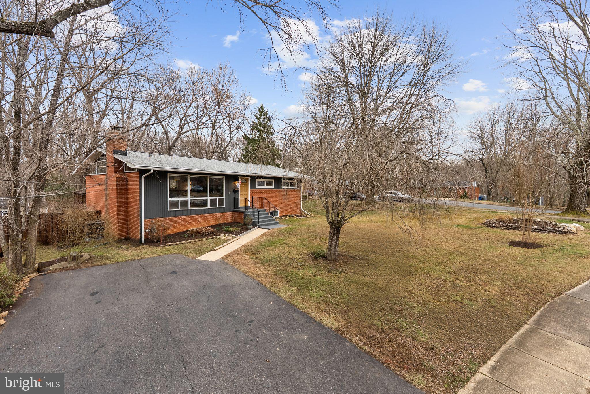 RAYMONDALE - Residential