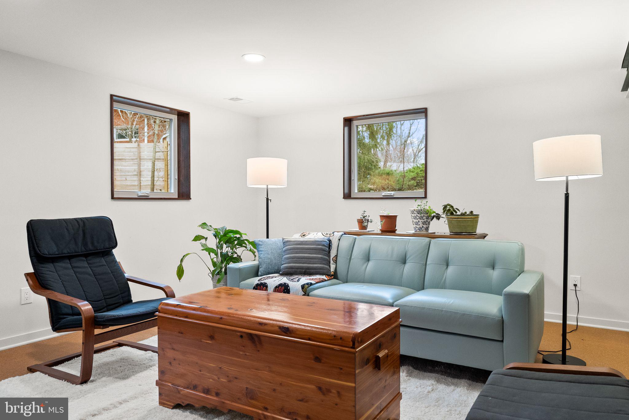 RAYMONDALE - Residential