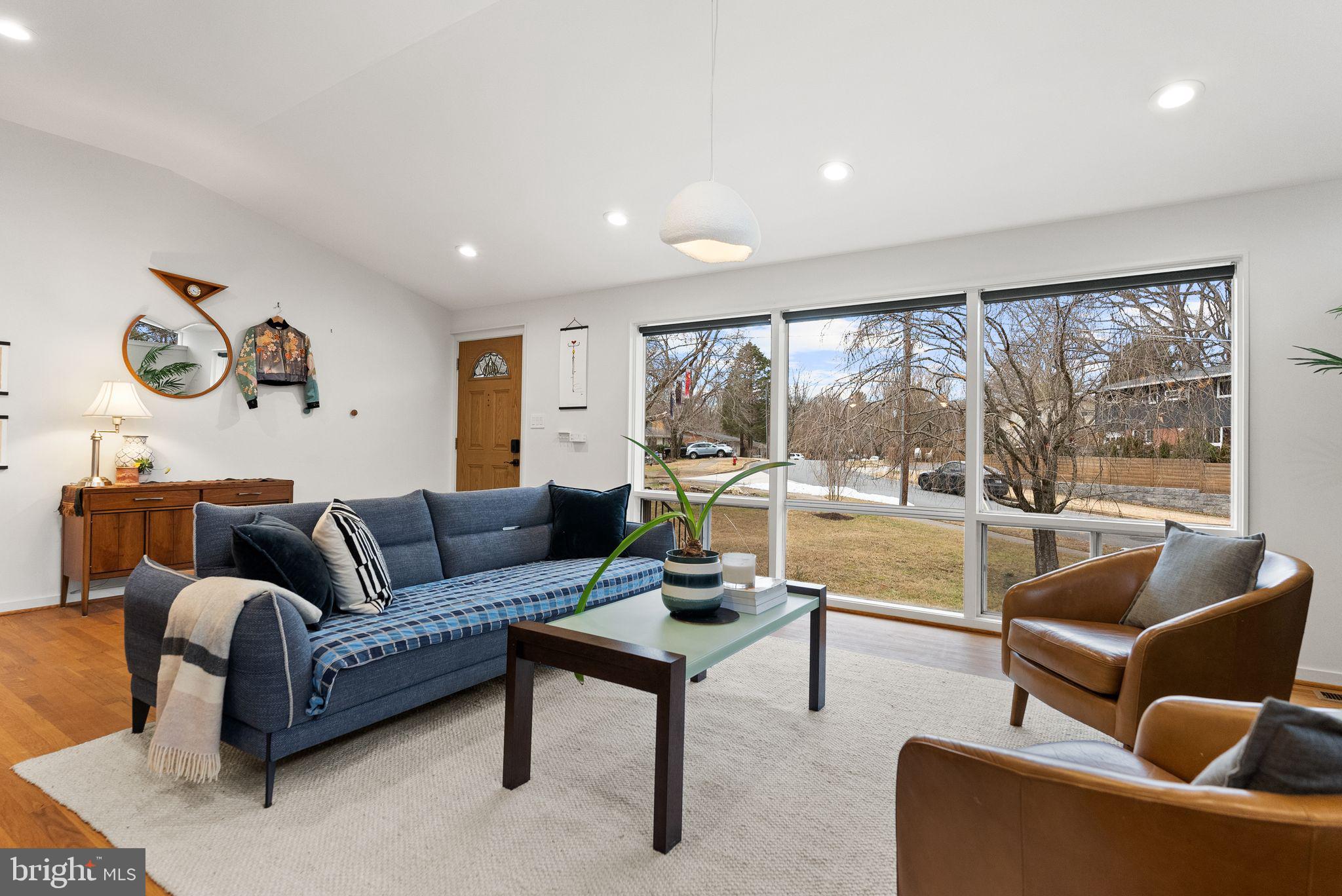 RAYMONDALE - Residential