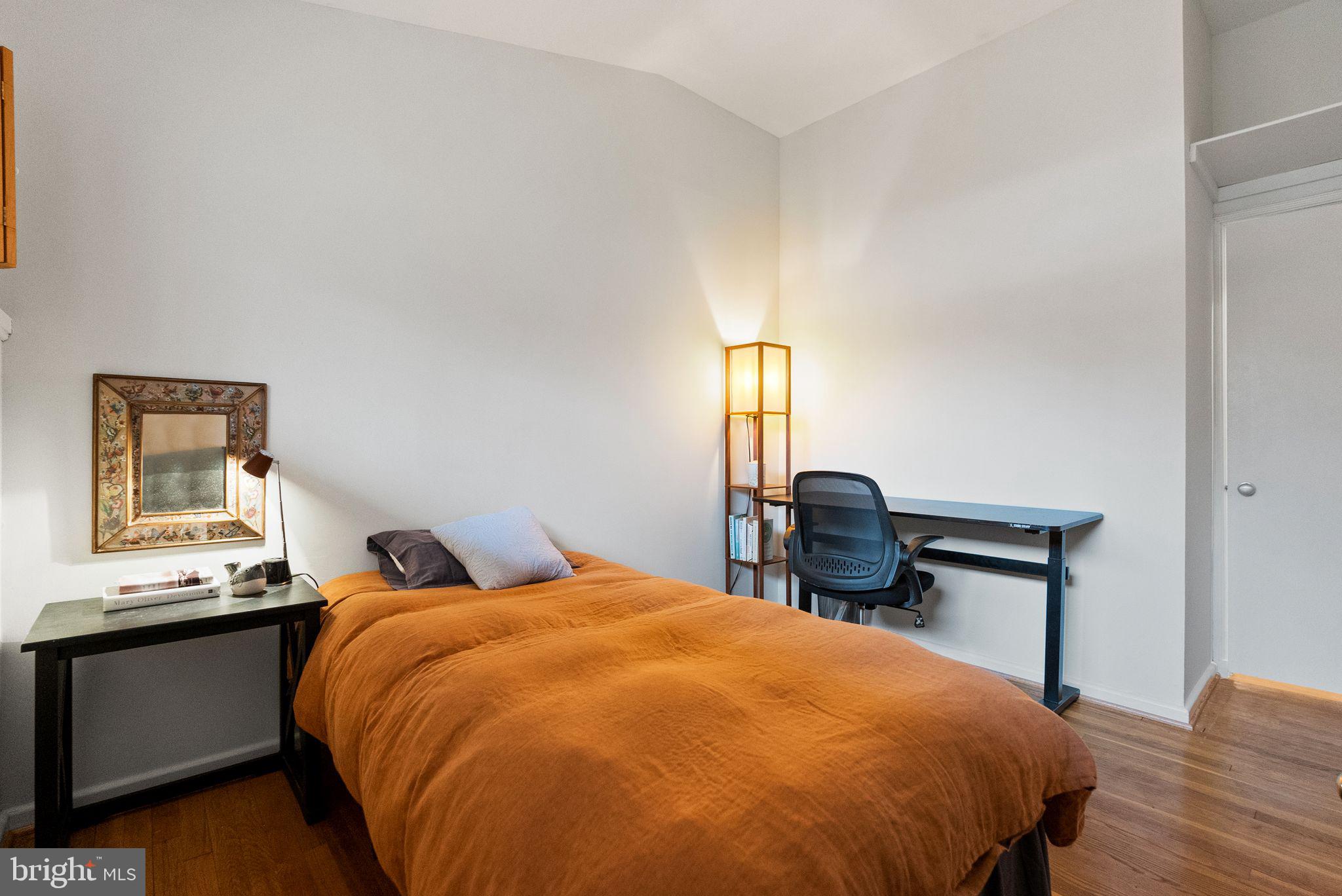 RAYMONDALE - Residential