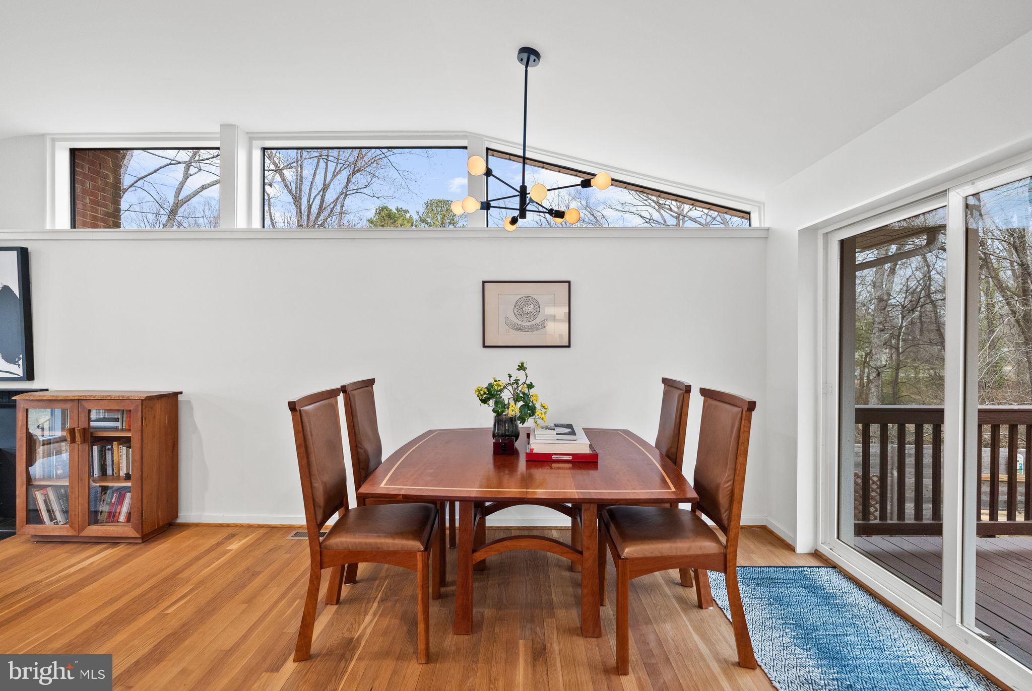 RAYMONDALE - Residential