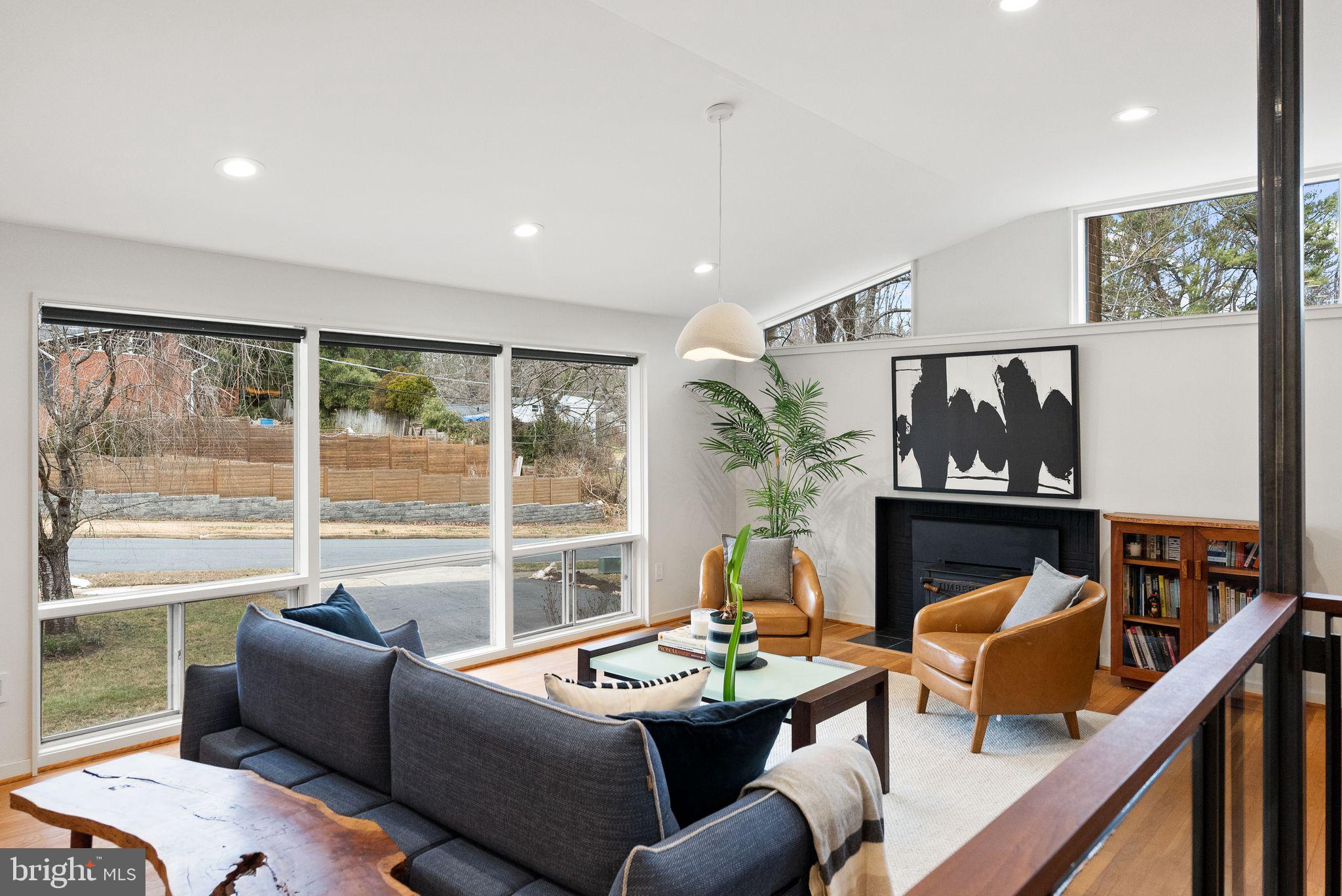 RAYMONDALE - Residential