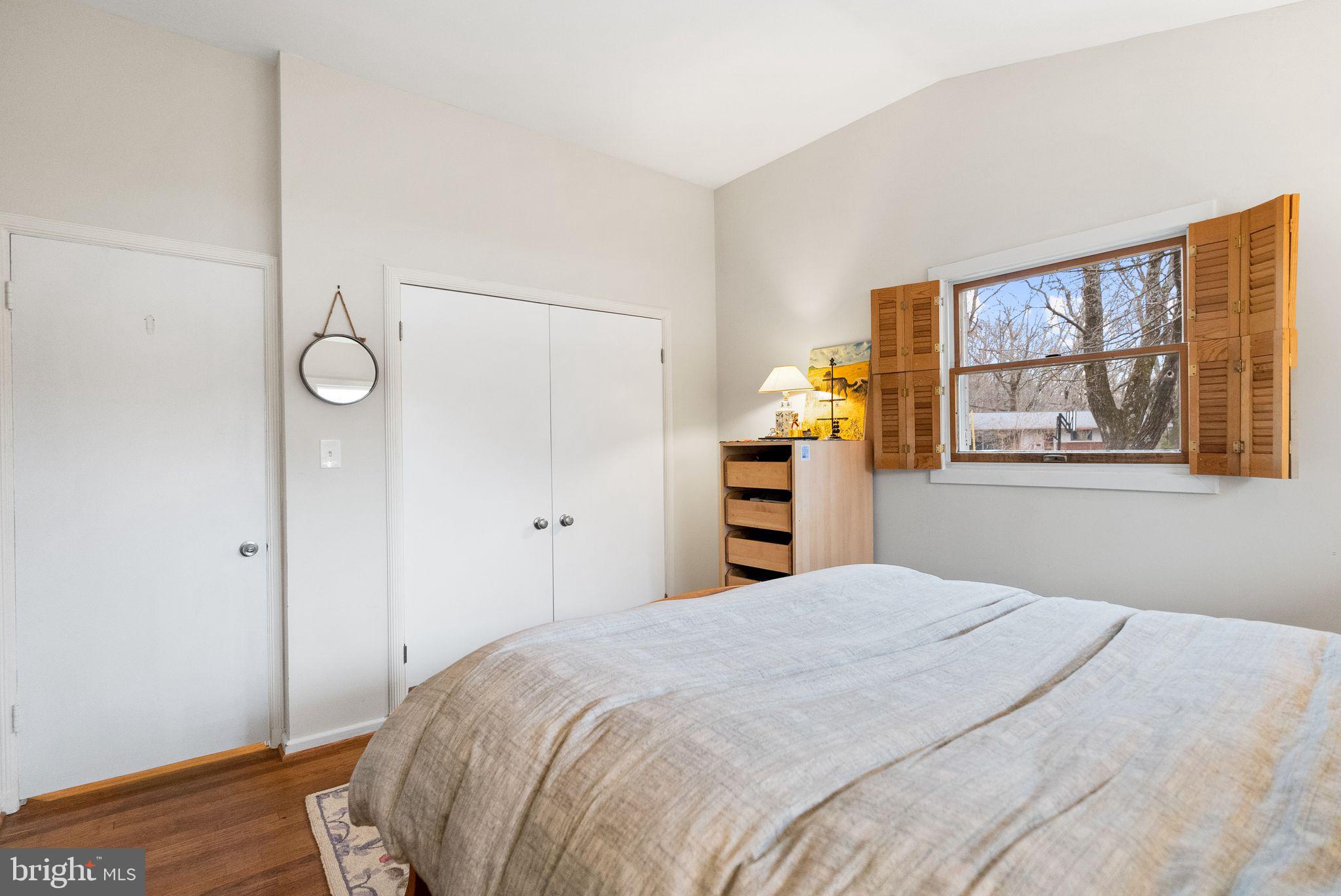 RAYMONDALE - Residential