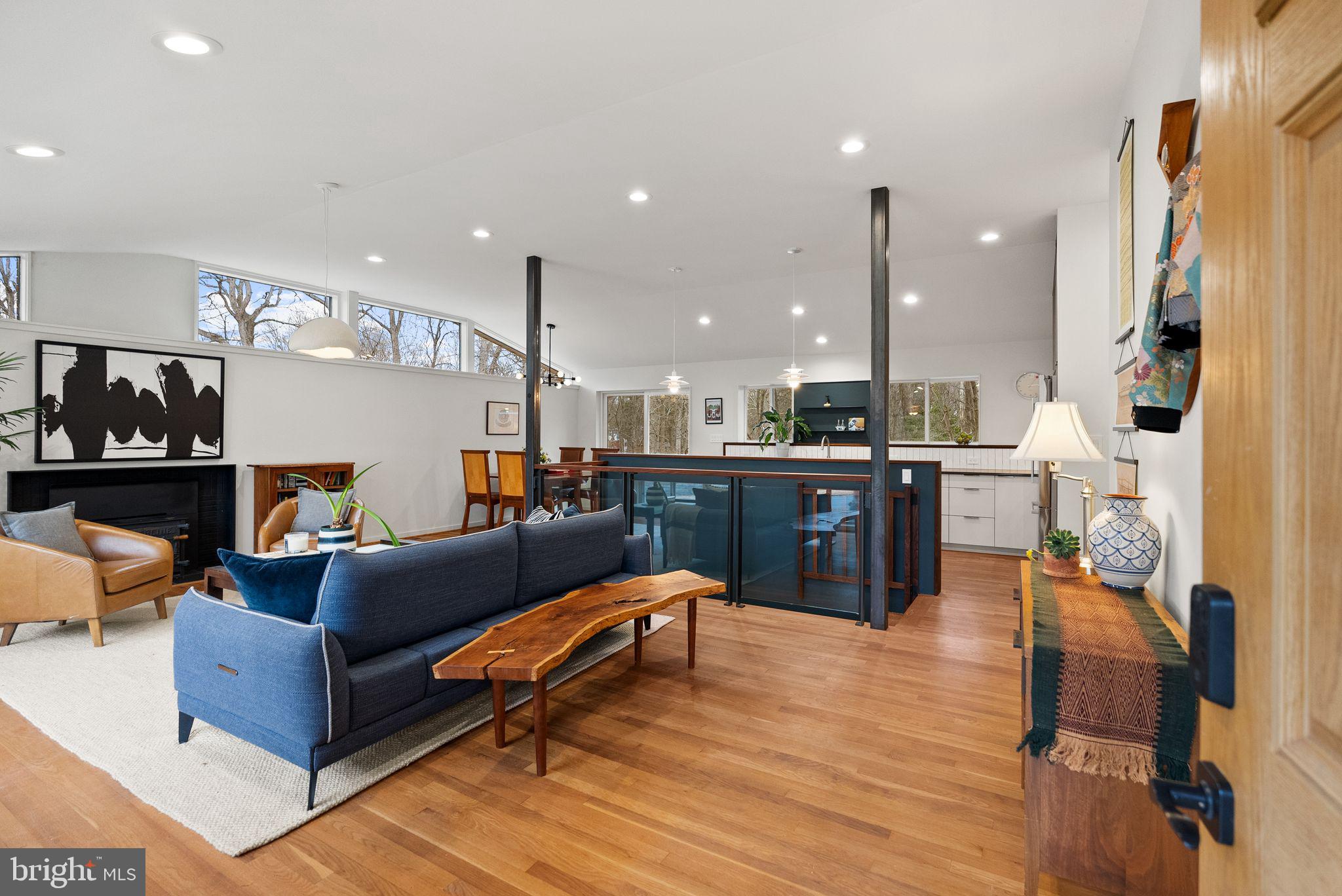 RAYMONDALE - Residential