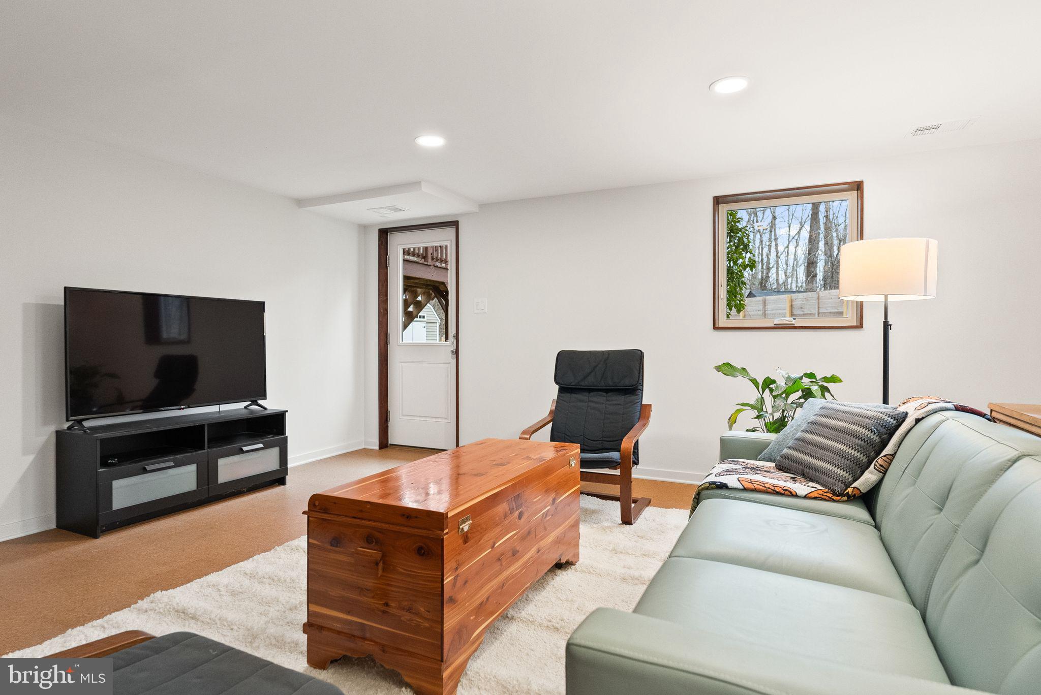 RAYMONDALE - Residential